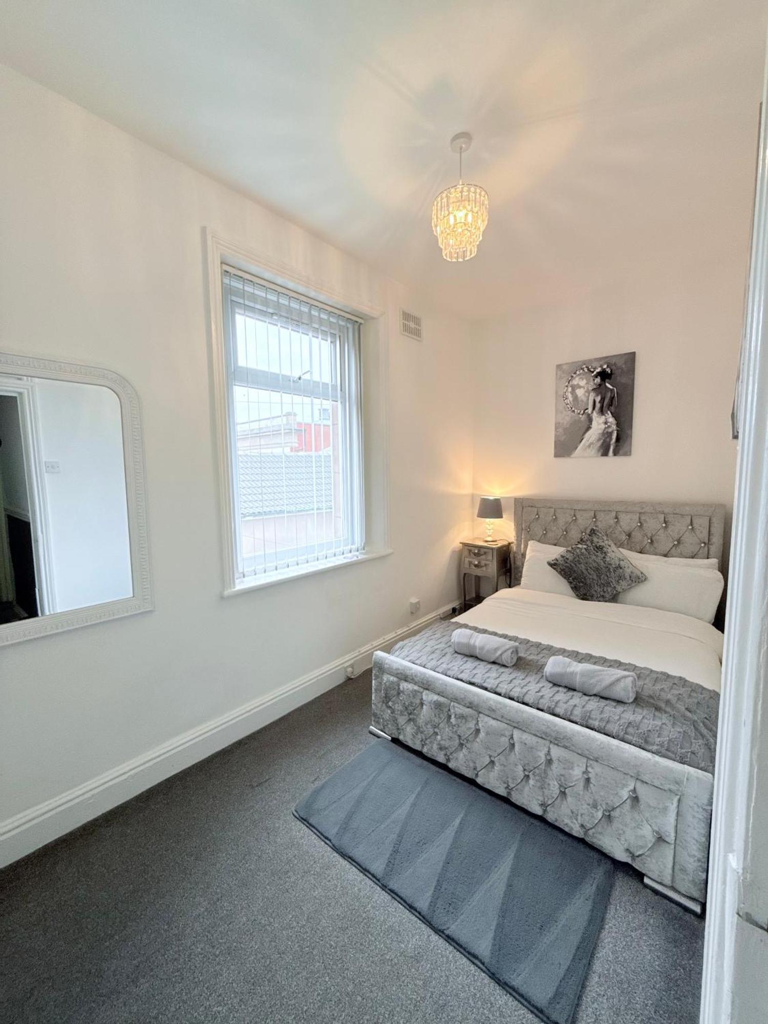 Large Luxury Apartment Blackpool Buitenkant foto